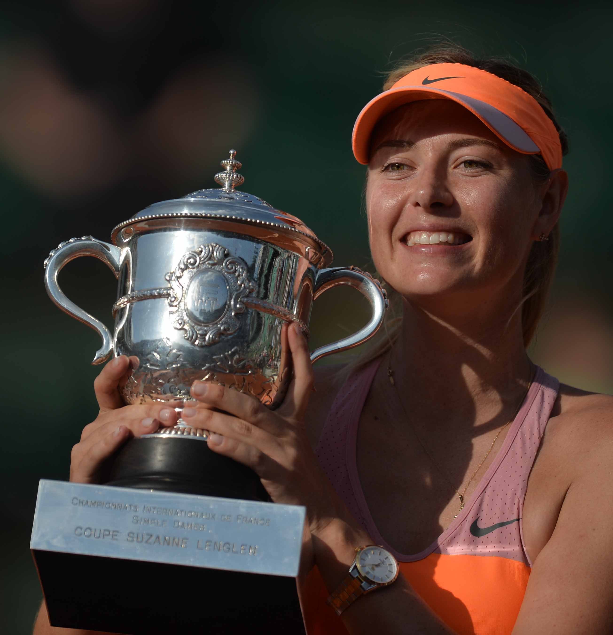 NG体育-莎拉波娃回归赛场，关键助攻首场状态亮眼，勇士观众沸腾！的简单介绍